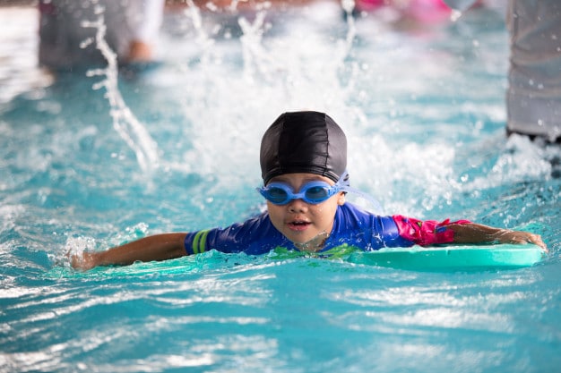 Motivos por los que el niño debería practicar natación