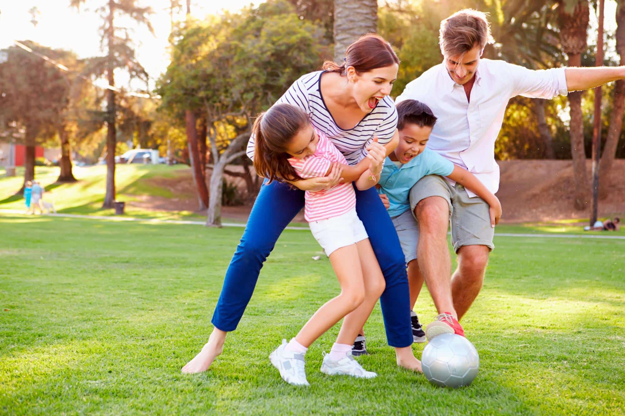 4 consejos para divertirte con tu hijo jugando - Logos Nursery School: Escuela  infantil en Las Rozas